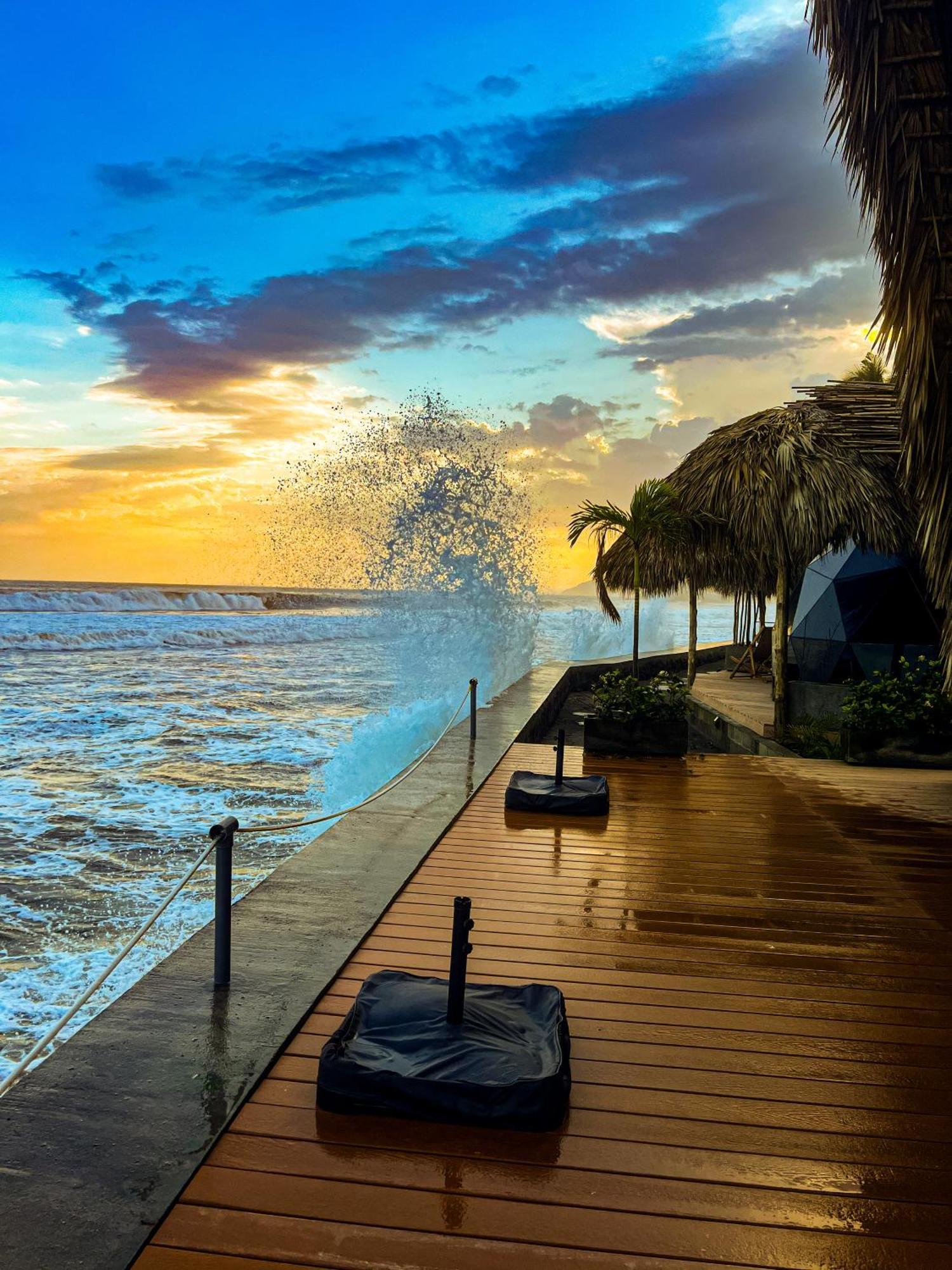 Almare Zonte - Beachfront Glamping Hotel El Zonte Esterno foto