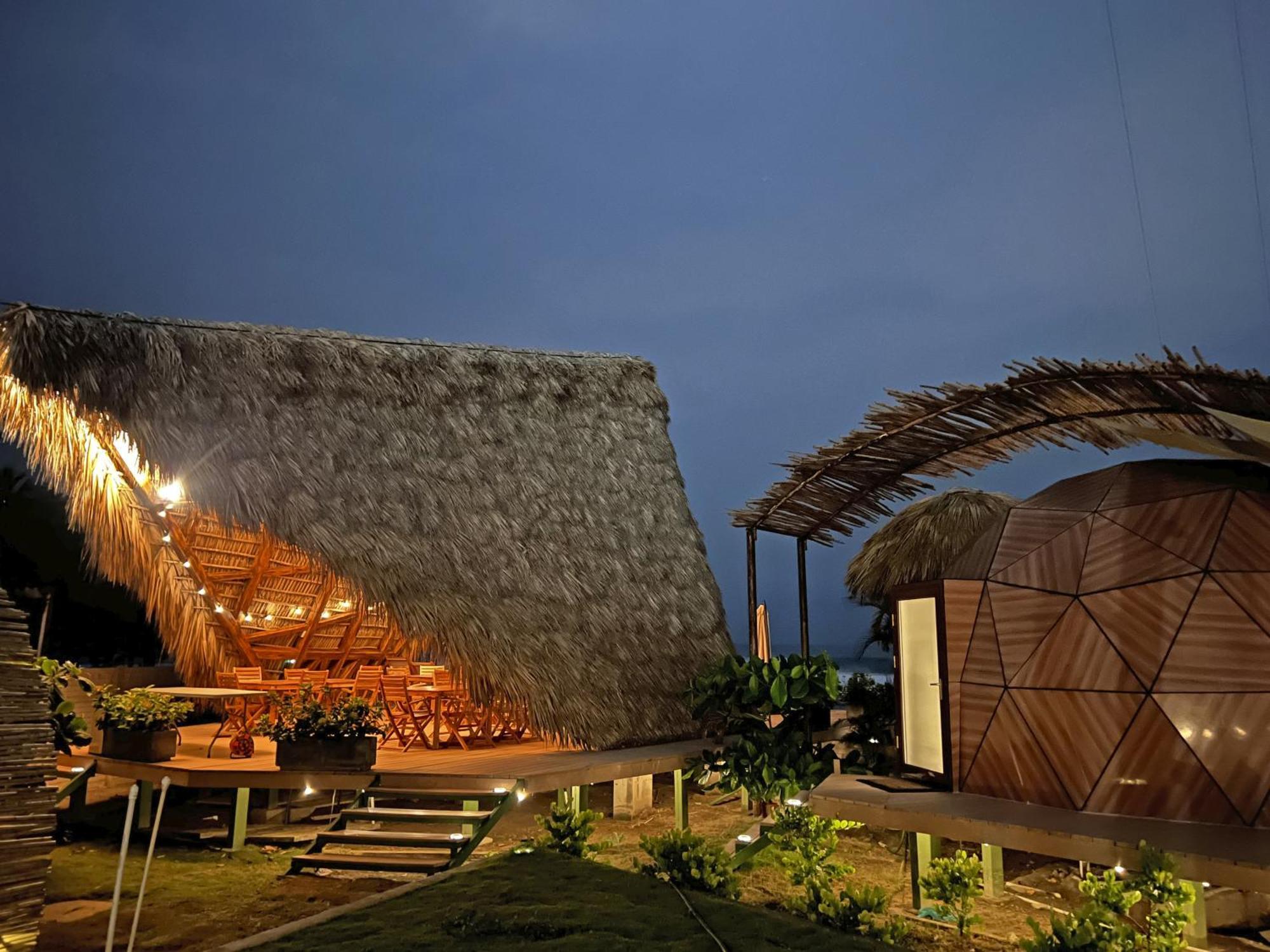 Almare Zonte - Beachfront Glamping Hotel El Zonte Esterno foto