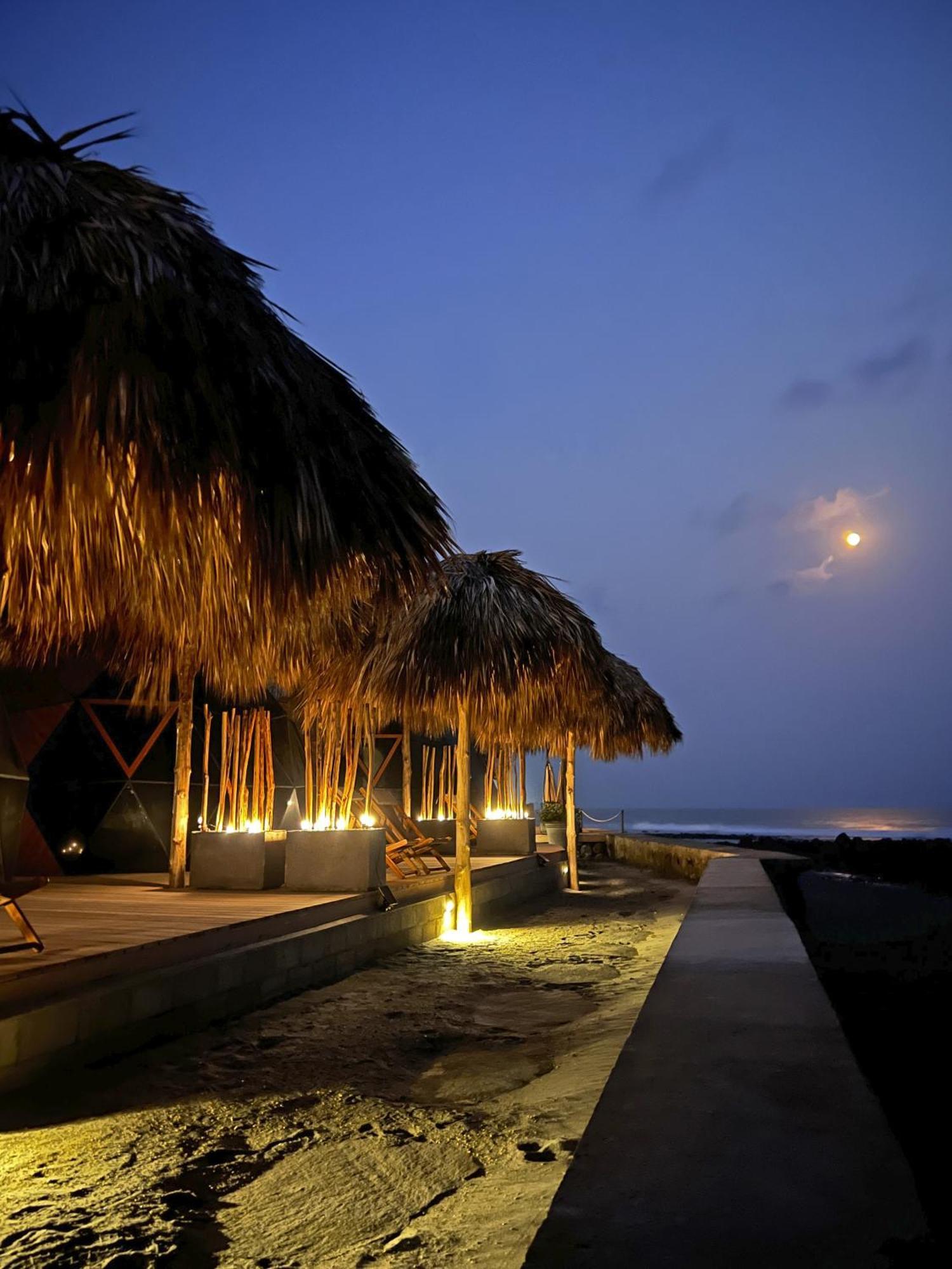 Almare Zonte - Beachfront Glamping Hotel El Zonte Esterno foto