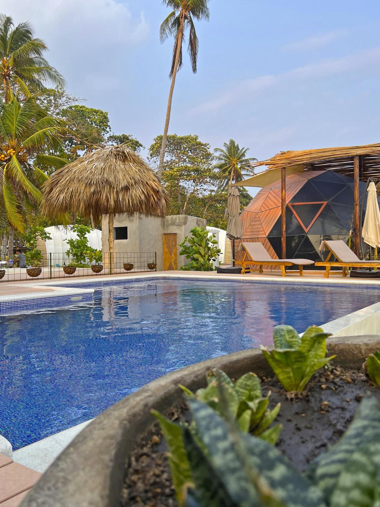 Almare Zonte - Beachfront Glamping Hotel El Zonte Esterno foto