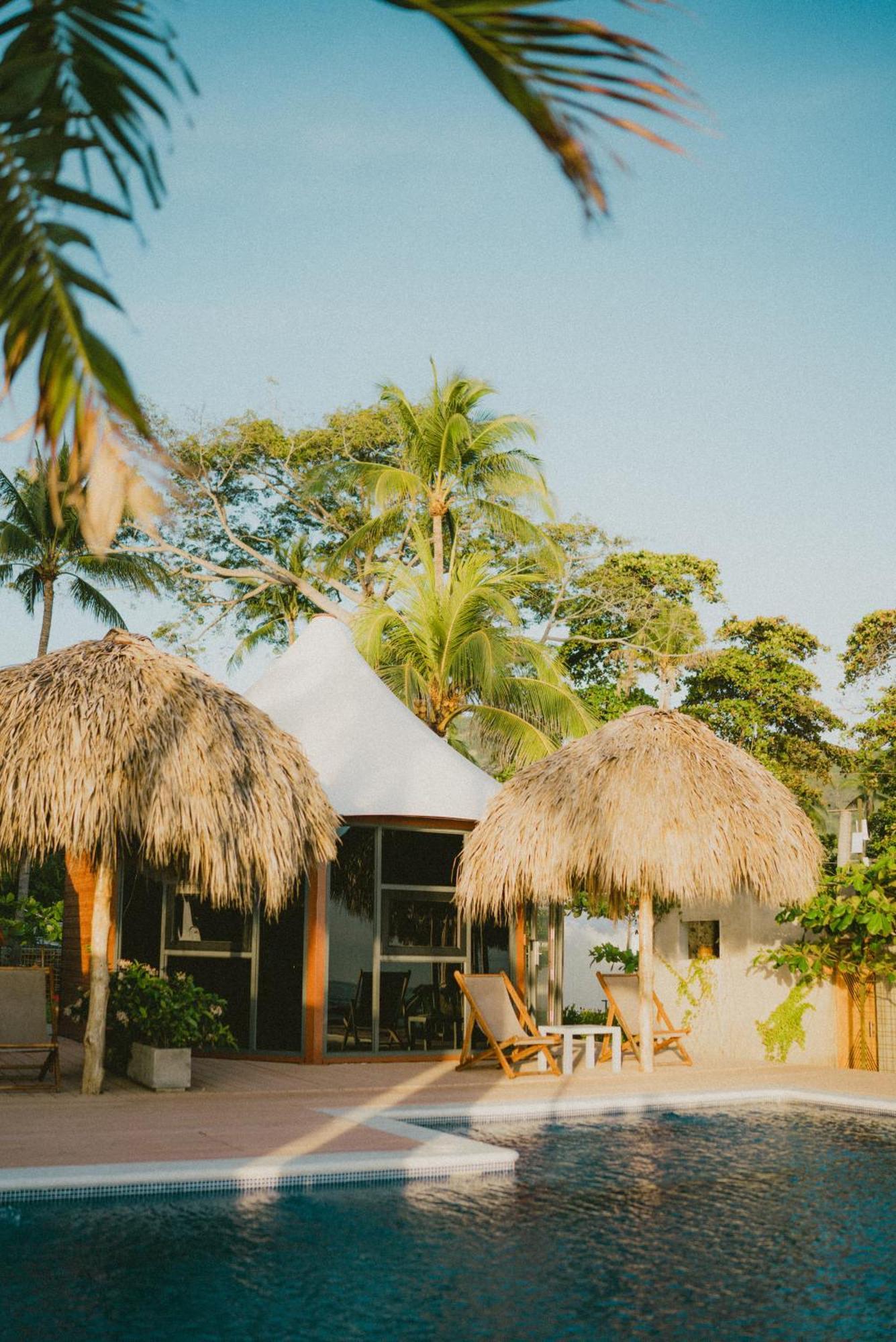 Almare Zonte - Beachfront Glamping Hotel El Zonte Esterno foto